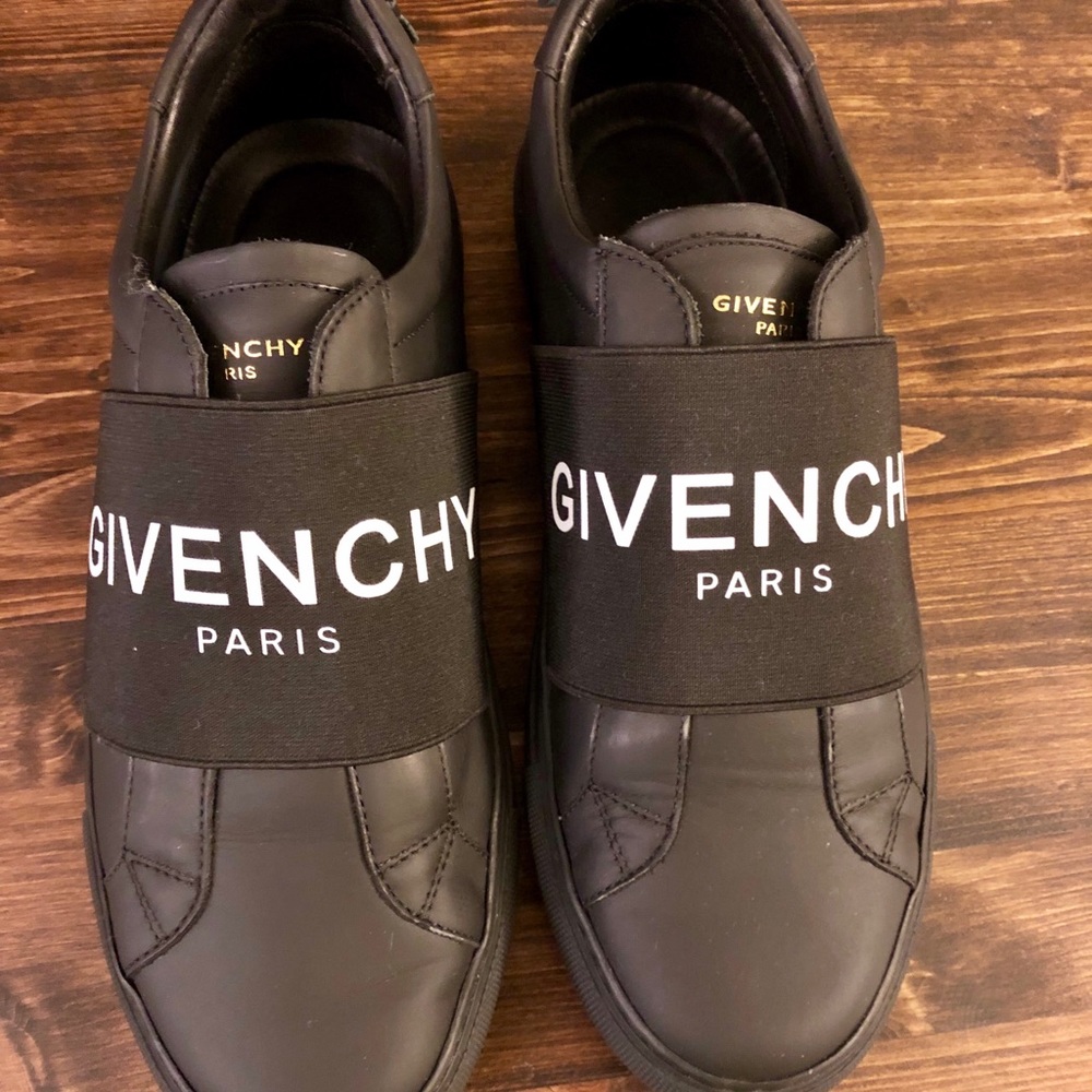 Mens Givenchy Paris Sneakers in Leather